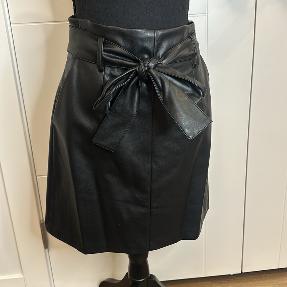 Black Leather Skirt NWT size 2 Vegan Leather Paper Bag Style BANANA REPUBLIC